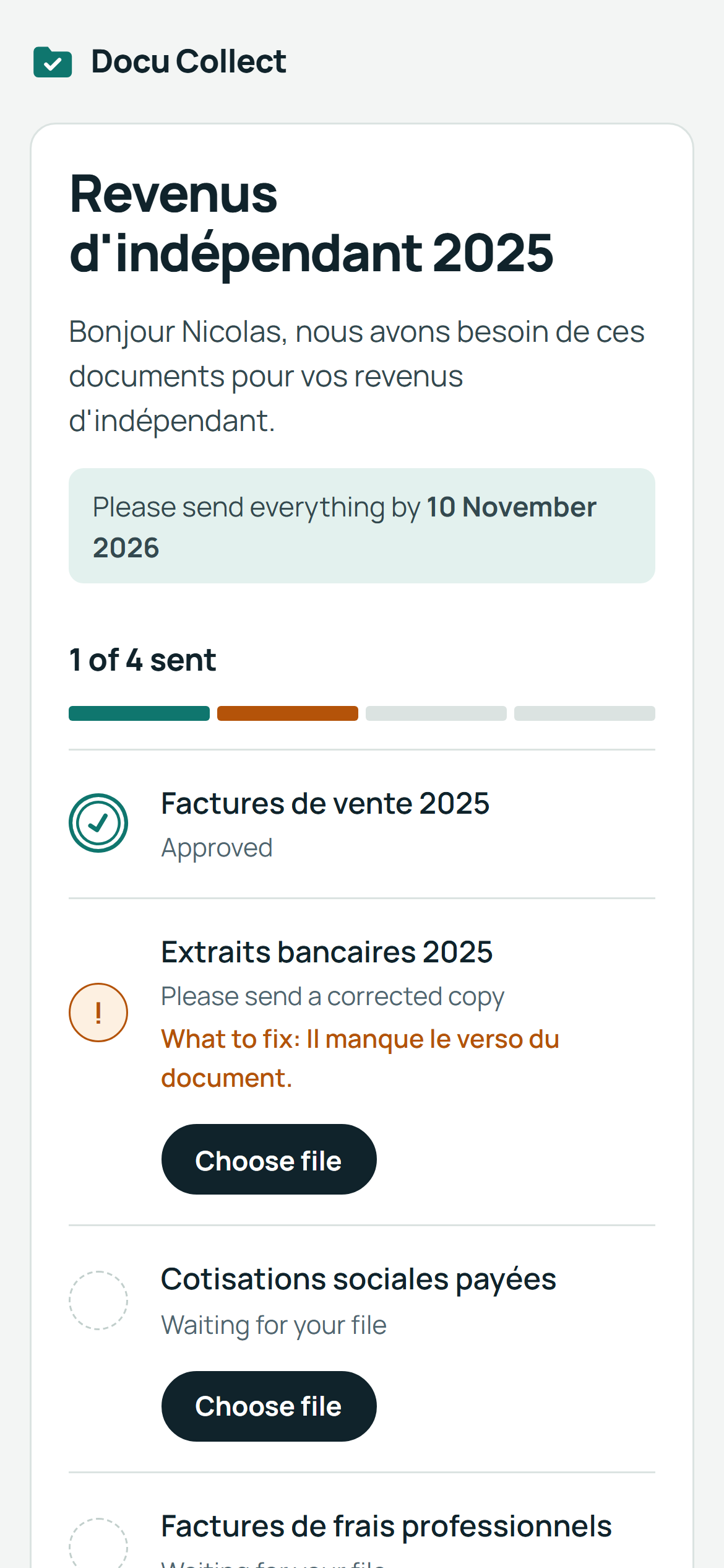 La page du client sur téléphone : la liste des documents, l'échéance et ce qu'il faut corriger
